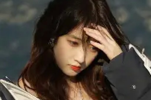 网红钟美美给妈妈买奔驰她却哭了：38岁求职一年未果